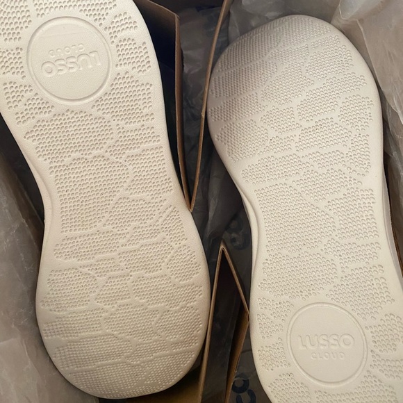 Lusso Cloud Sherp in Chestnut. Women’s 8. New in Box. - Picture 3 of 3